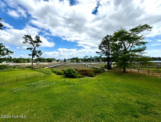 Building Photo - 410 Buccaneer Rd