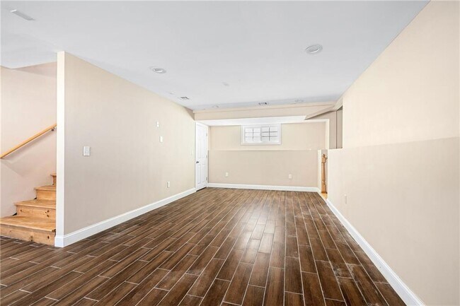 Building Photo - 30 Groveland Ave