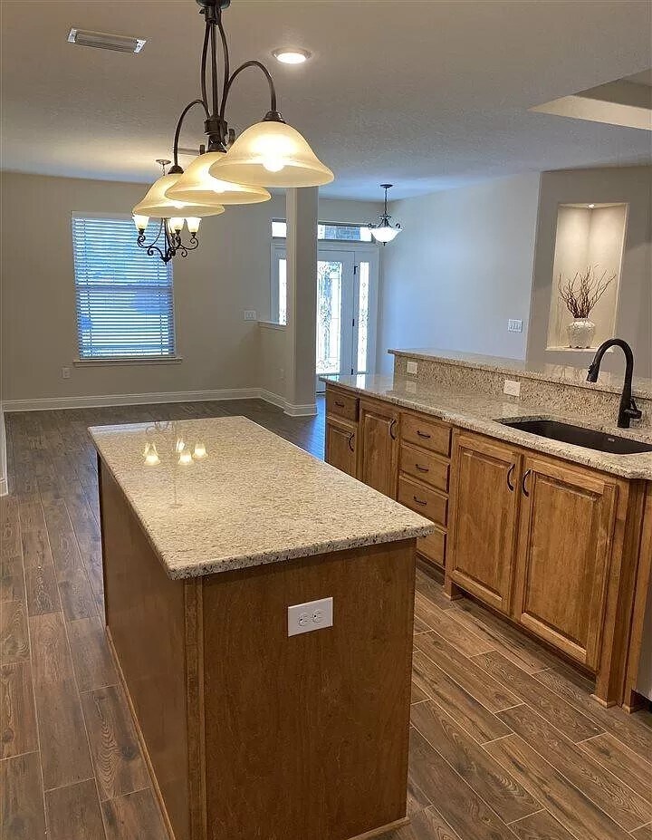 Building Photo - 9167 Tara Cir