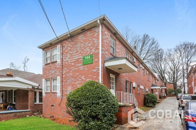 Building Photo - 944 St Charles Ave NE