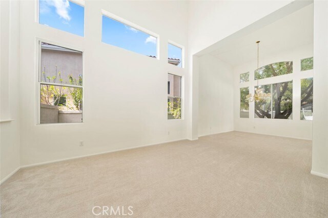 Building Photo - 17 Camarin St