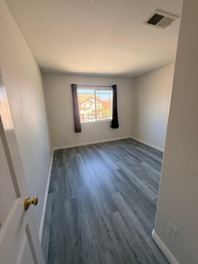 Building Photo - 5679 Allendale Dr