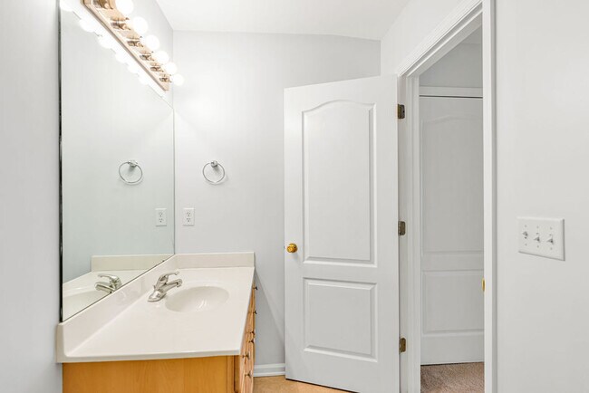 Building Photo - 209 Triton Ln