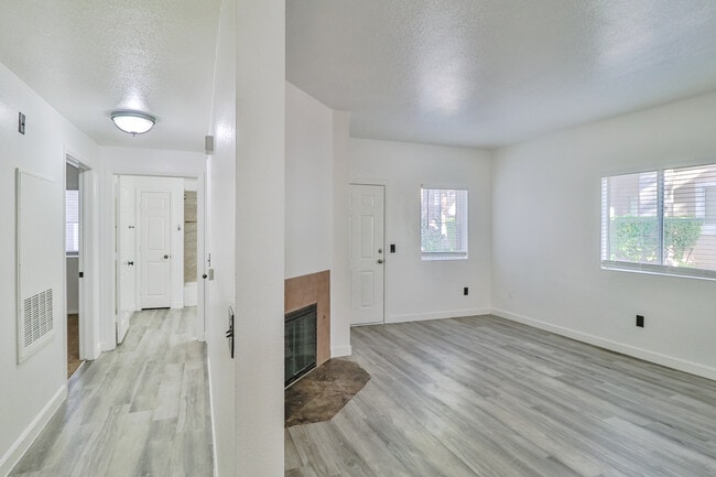 Building Photo - 5250 S Rainbow Blvd