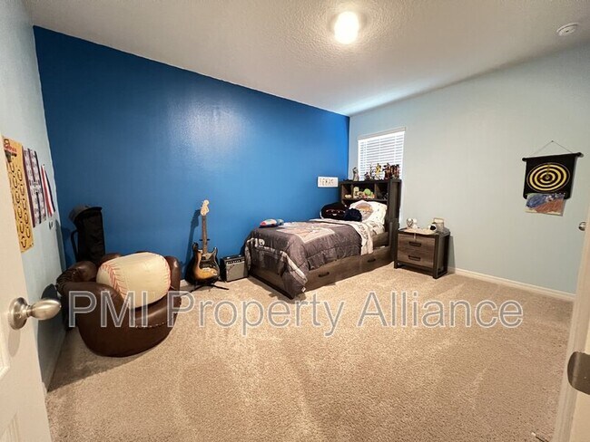 Building Photo - 617 Autumn Breeze St