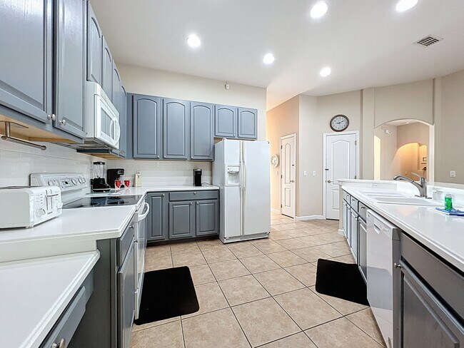 Building Photo - 518 Brighton Dr