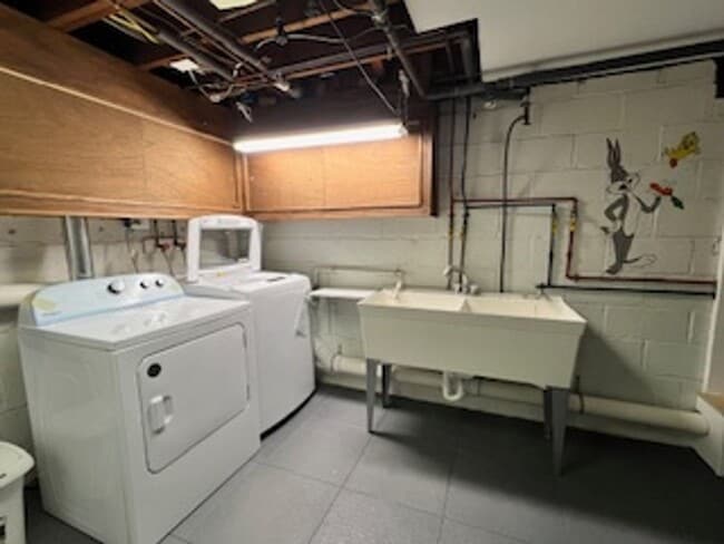 Building Photo - Spacious 3 Bedroom Rancher in Whitemarsh Township $2900/ month