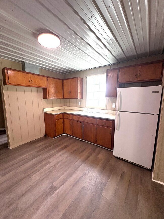 Building Photo - Charming 2-Bedroom Home in Glasgow!