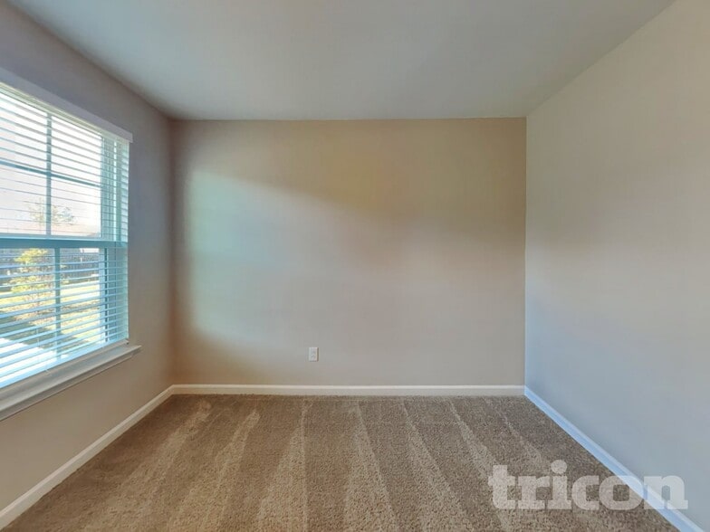 Building Photo - 2902 Cherry Point Ln