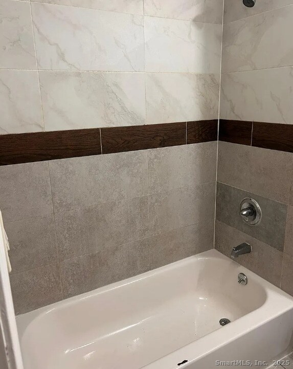 Building Photo - 40 Lawrence St