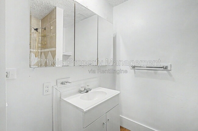 Building Photo - 5606 W 17th Ave
