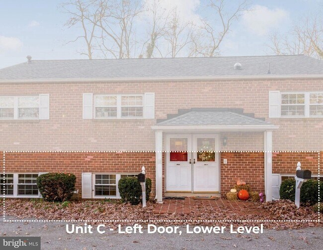 Building Photo - 428 Montemar Ave