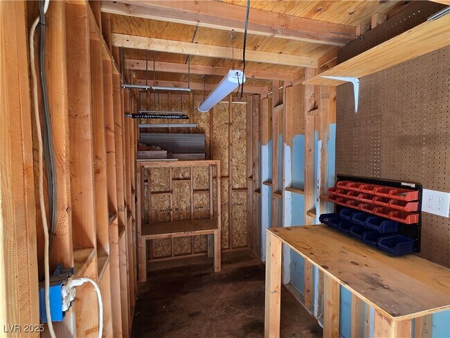 Building Photo - 221 Palmarosa St