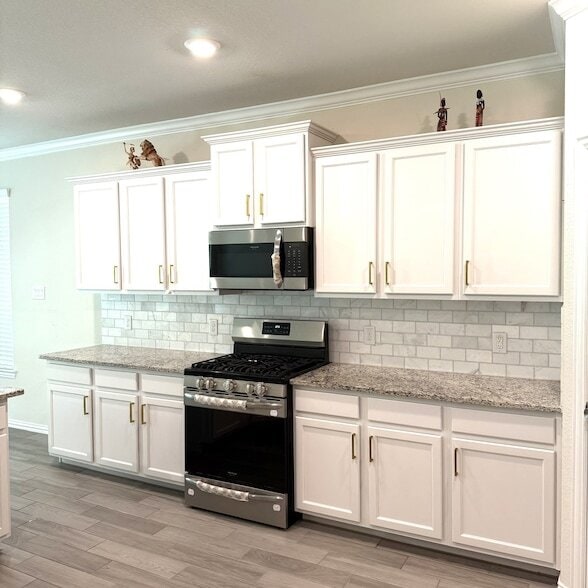 Building Photo - 15823 Vanderpool River Dr