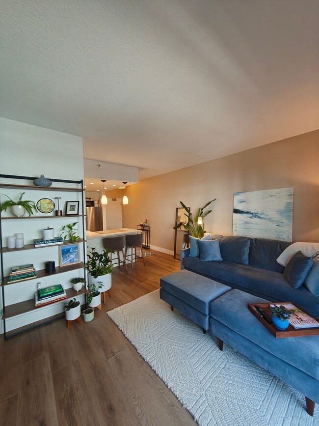 Building Photo - Furnished 1-Bedroom Garden Oasis at Bay Crest Condominiums | Rincon Hill