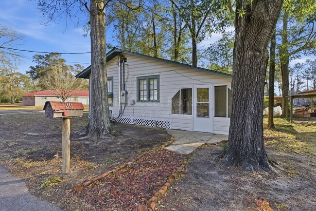 Building Photo - 20 Martha Ave