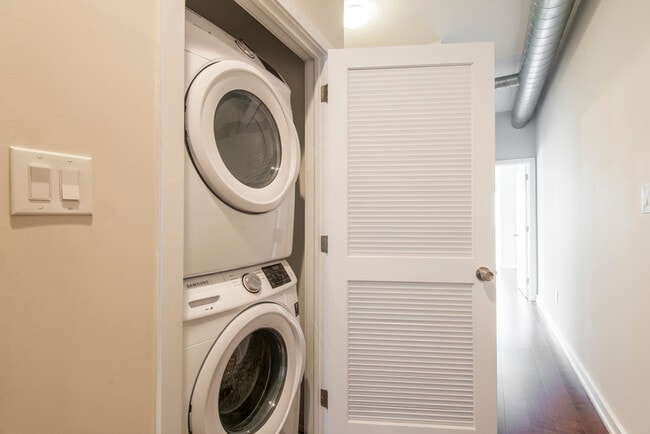 Building Photo - 830 S 4th St