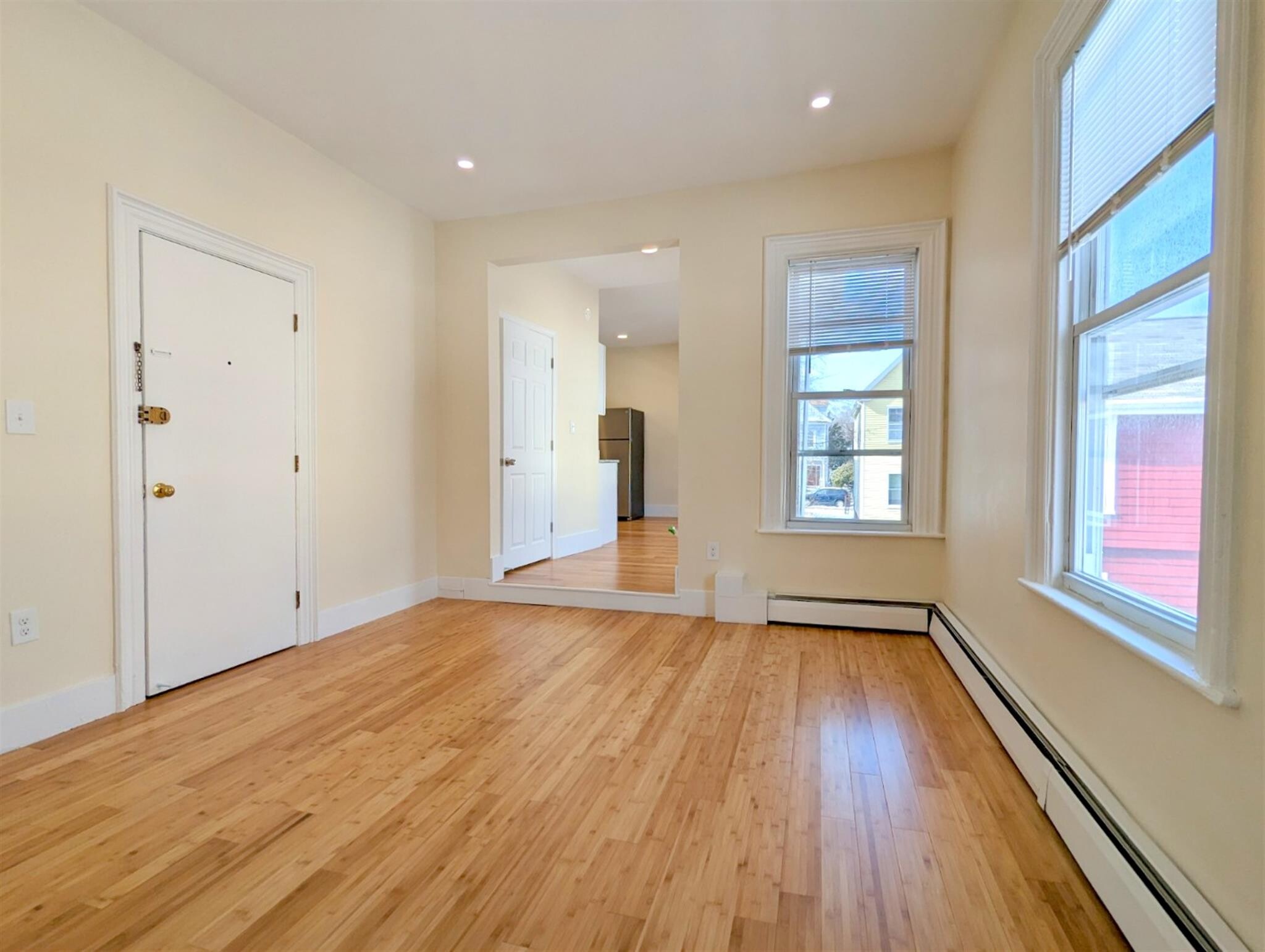 Building Photo - 18 Cameron Ave