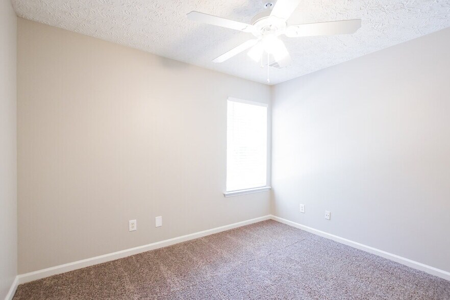 Building Photo - 186 Ilex Dr