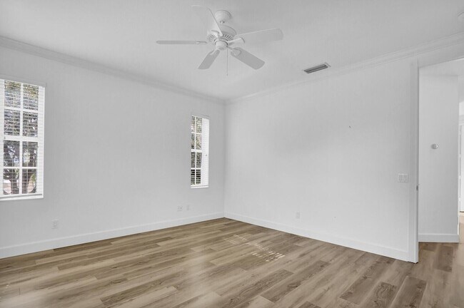 Building Photo - 199 Barbados Dr