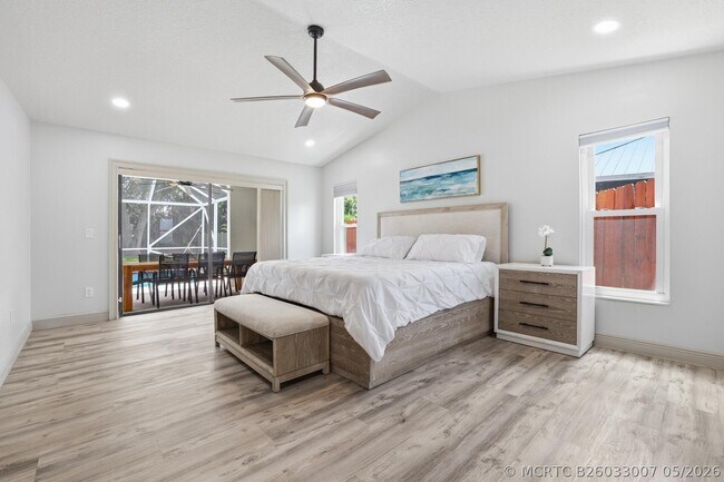 Building Photo - 15600 Rolling Meadows Cir