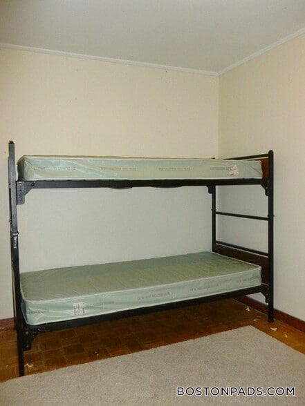 Building Photo - 165 Hemenway St