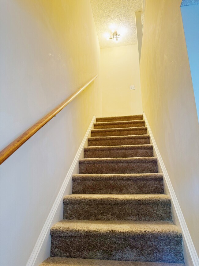 Building Photo - 1062 Ebenezer Avenue Ext