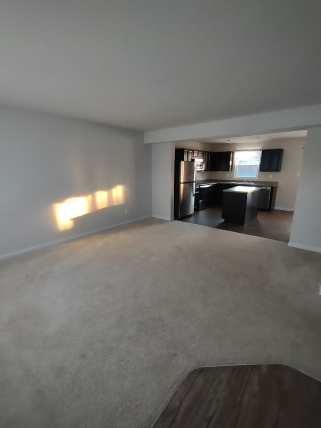 Building Photo - 76 Azalea Cir