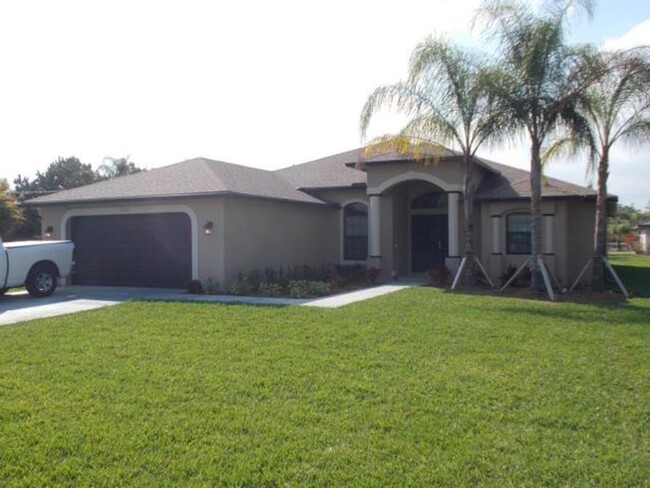 Primary Photo - Beautiful 4/2 in Cape Coral