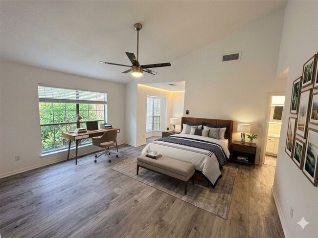 Building Photo - 2121 El Paseo St