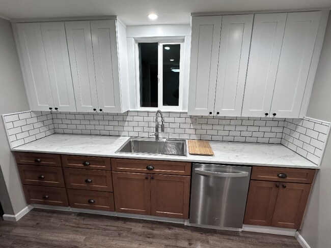 Building Photo - 2110 7th St