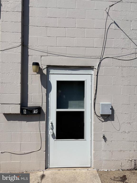 Building Photo - 9 N Church St