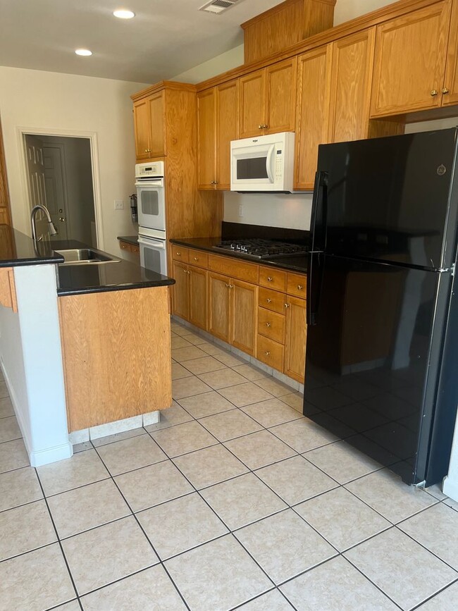 Building Photo - SUMMER MOVE IN SPECIAL...1/2 OFF ONE MONTH...