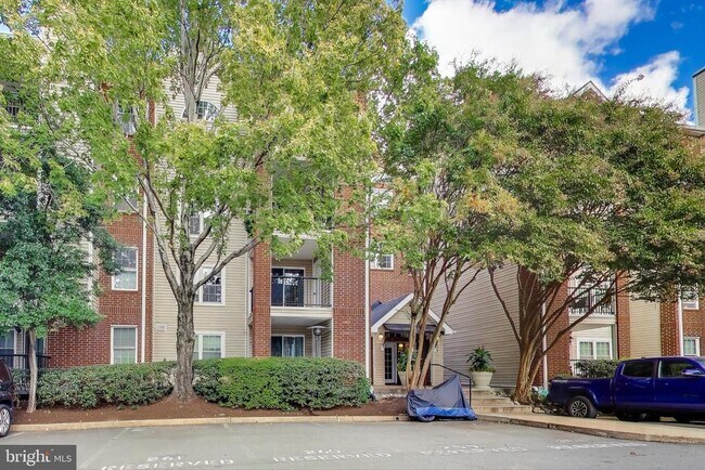 Building Photo - 3315 Wyndham Cir