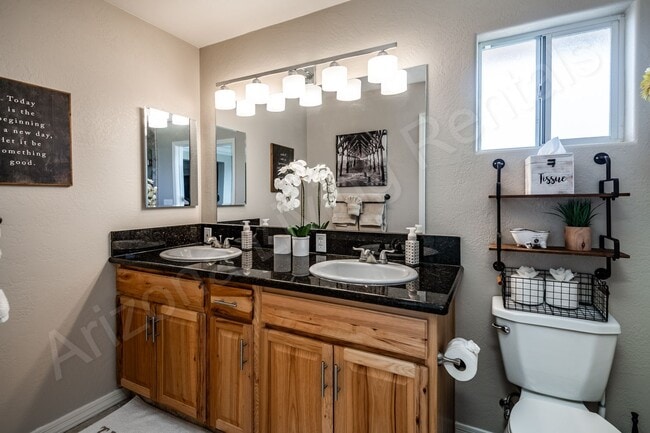 Building Photo - FURNISHED POOL HOME FOR APRIL 2026