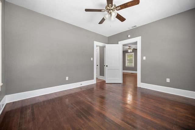 Building Photo - 924 E Mulkey St