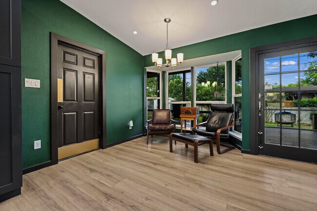 Building Photo - 4807 Carsonhill Dr