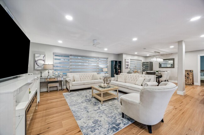 Building Photo - 8518 Westview Dr