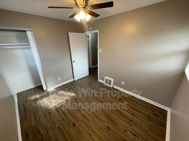 Building Photo - 360 Shepley Dr