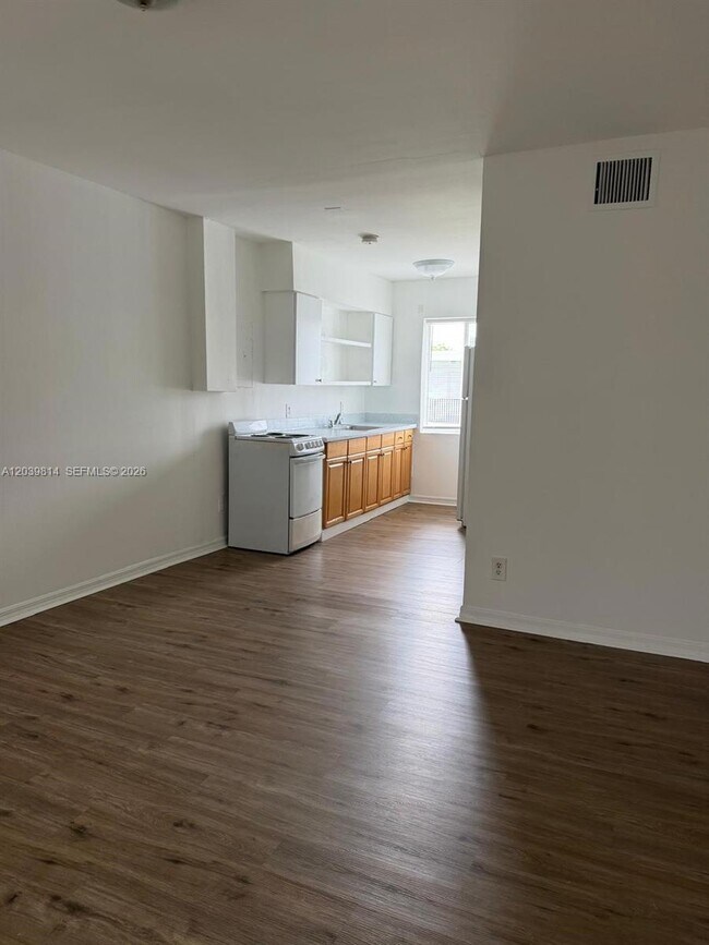 Building Photo - 660 NE 88th Terrace