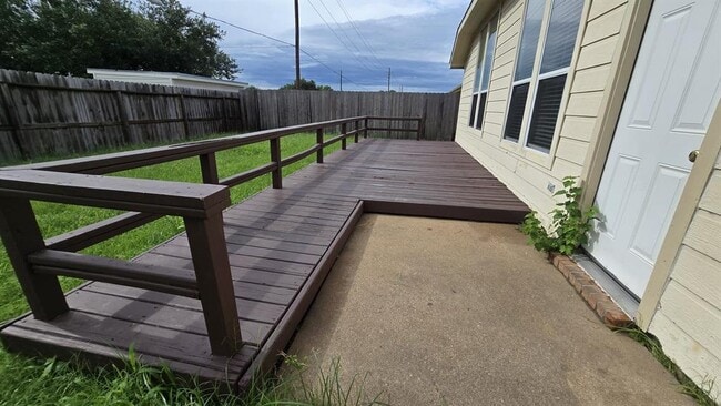 Building Photo - 6011 Decker Ridge Ct