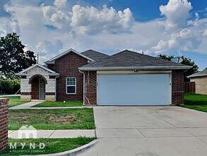 Building Photo - 4201 Andrea Ln