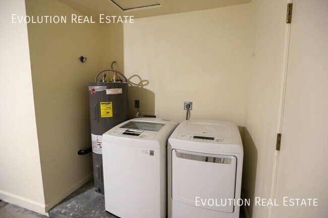 Building Photo - 6443 E Sandra Terrace