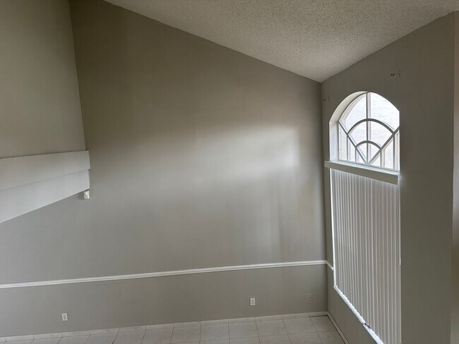 Building Photo - Single Family house in Silver Lakes - Pemb...