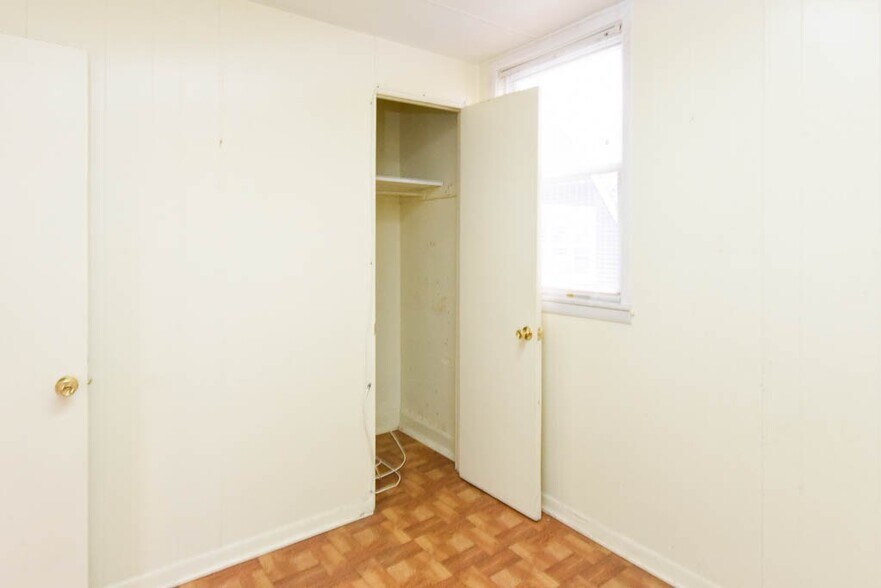 Building Photo - 3734 W Wabansia Ave