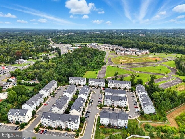 Building Photo - 7416 Riding Meadow Way