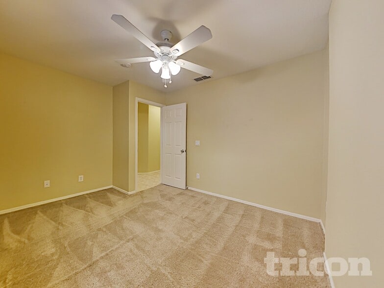 Building Photo - 18071 N 113th Ave