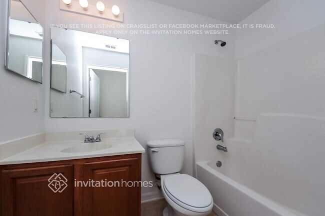 Building Photo - 5541 Silver Thistle Ln