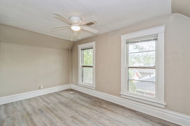 Building Photo - 800 Kimball
