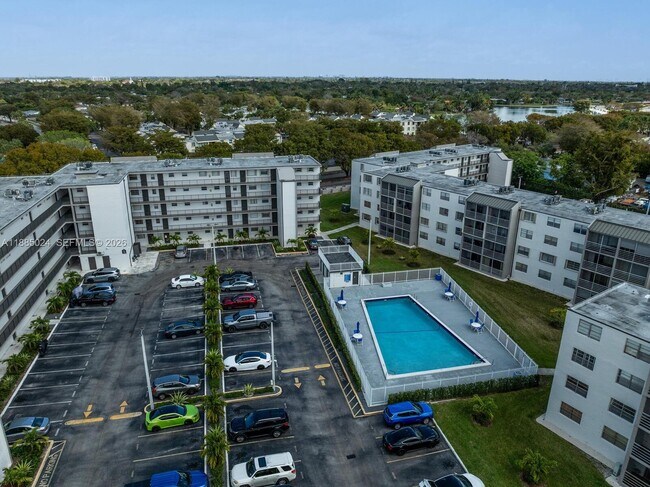 Building Photo - 14180 SW 84th St